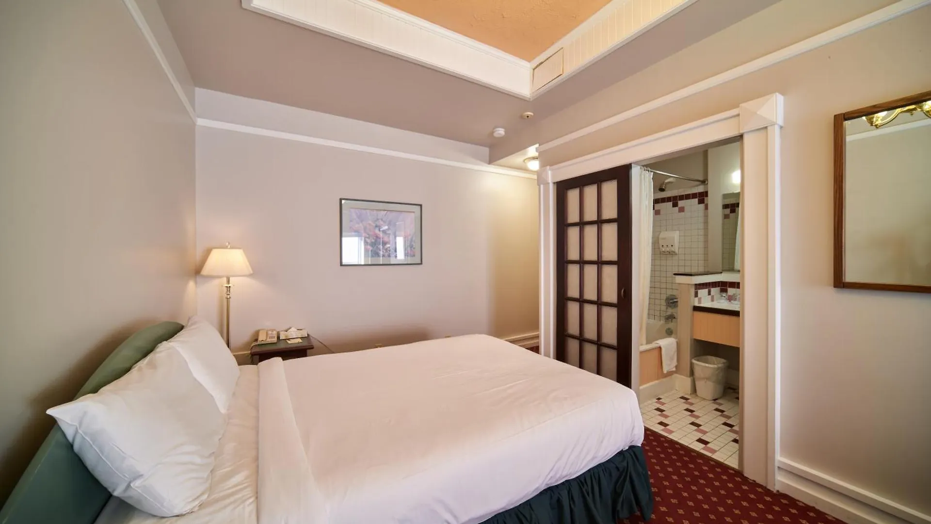 The Bedford Regency Hotel Victoria 3*,  Kanada